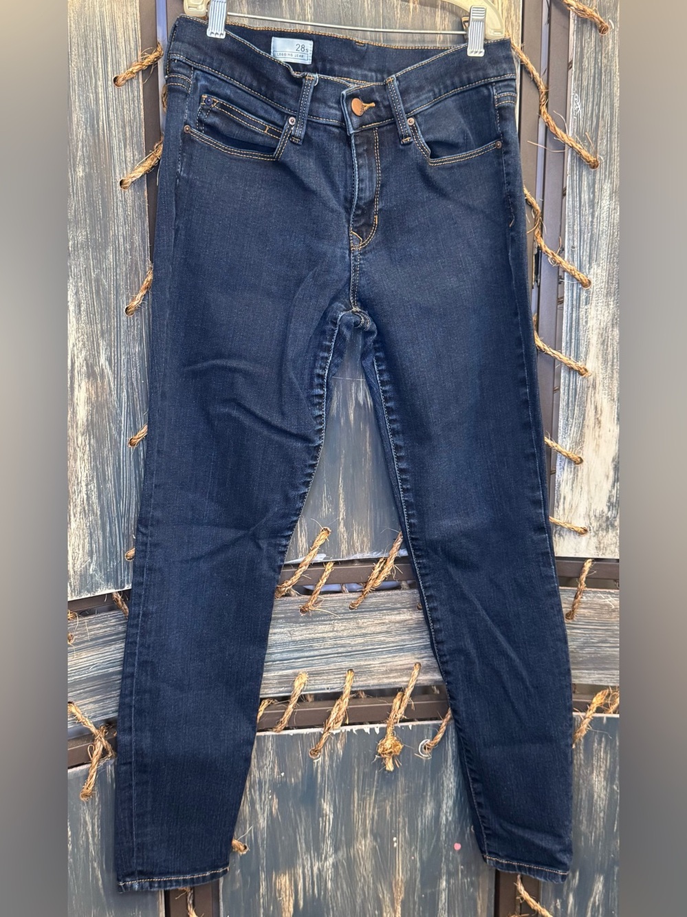 Gap 1969 stretch 28s Legging Jean